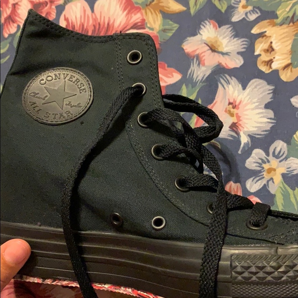 Converse - Picture 2 of 4